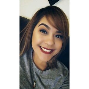 Meet your Posher, Ana